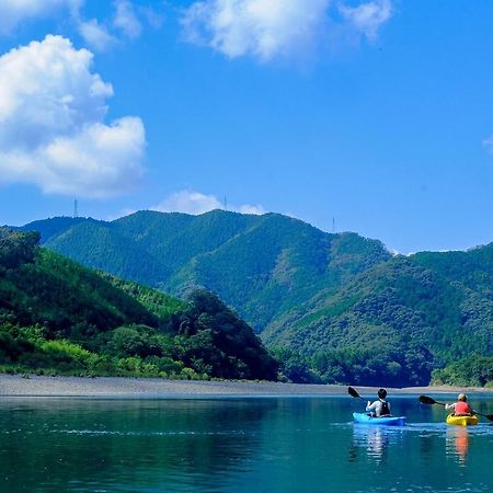 四万十川まで歩いて行ける 一棟まるっと貸し切りの宿 Gu Shimanto (Kochi) Exterior foto