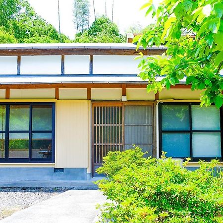 四万十川まで歩いて行ける 一棟まるっと貸し切りの宿 Gu Shimanto (Kochi) Exterior foto