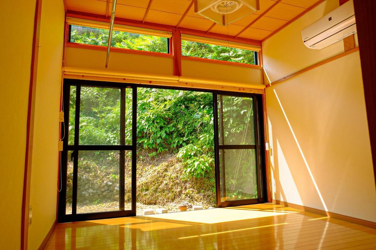 四万十川まで歩いて行ける 一棟まるっと貸し切りの宿 Gu Shimanto (Kochi) Exterior foto