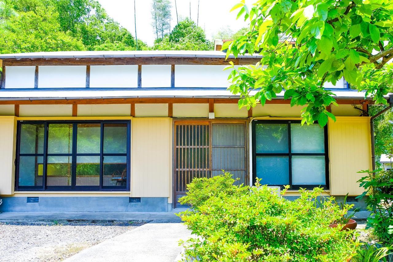 四万十川まで歩いて行ける 一棟まるっと貸し切りの宿 Gu Shimanto (Kochi) Exterior foto